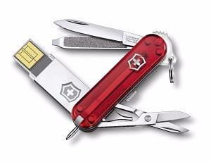 Victorinox@work, červená, cena dle velikosti usb (584, 699 nebo 819 Kč)