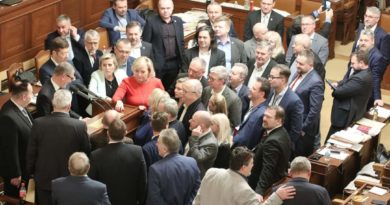 Pětikoalice porušila zákon o jednacím řádu poslanecké sněmovny a omezila vystoupení i předsedů stran a hnutí