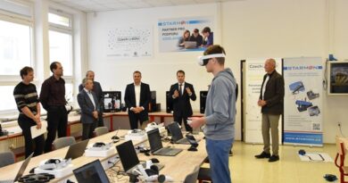 Od robotů po virtuální realitu. V České Třebové vyrostlo nové vzdělávací centrum nabité technologiemi Od robotů po virtuální realitu. V České Třebové vyrostlo nové vzdělávací centrum nabité technologiemi